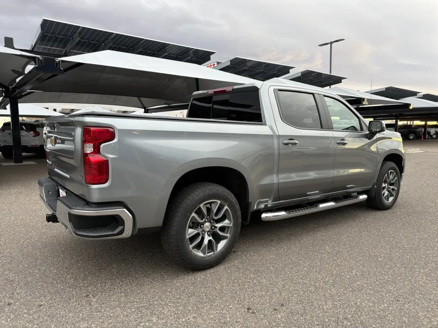 2026 Chevrolet Silverado 1500 LT | Photo 4 of 19