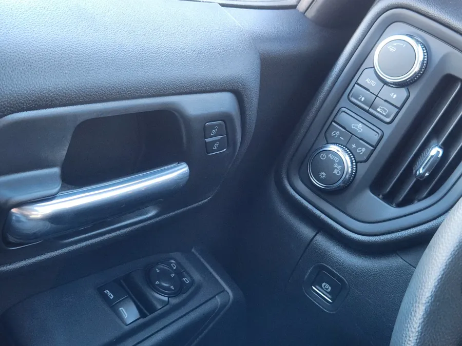 2026 GMC Sierra 1500 Pro | Photo 17 of 21