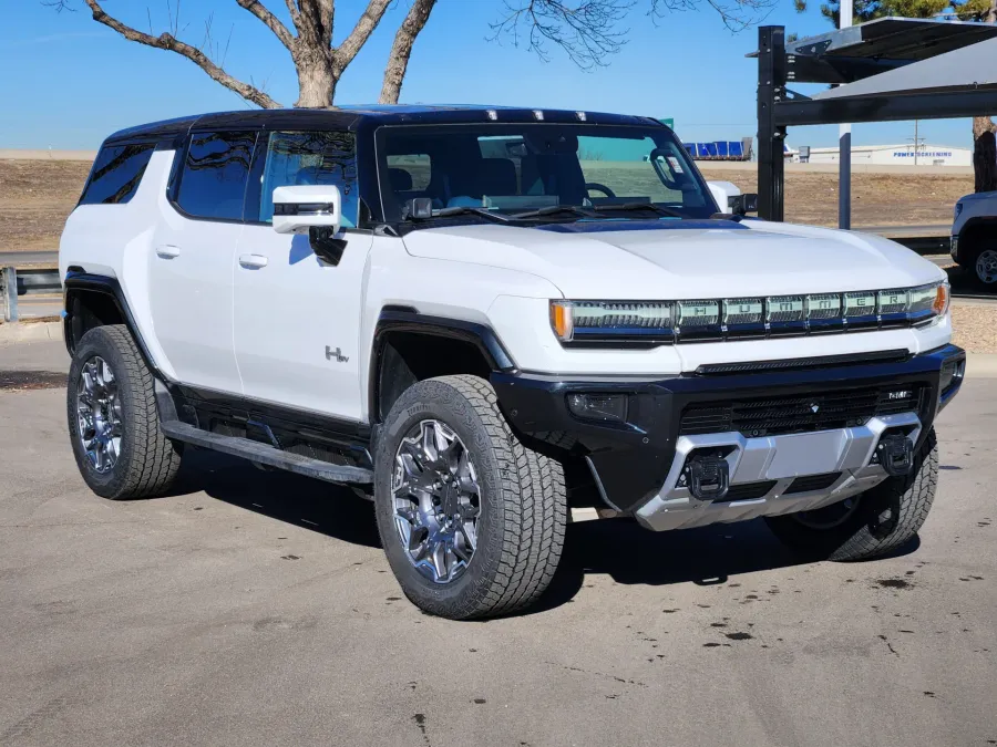 2024 GMC HUMMER EV SUV 3X | Photo 1 of 21