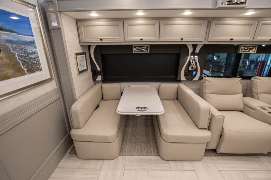 2026 Tiffin Phaeton 37BH | Photo 16 of 25