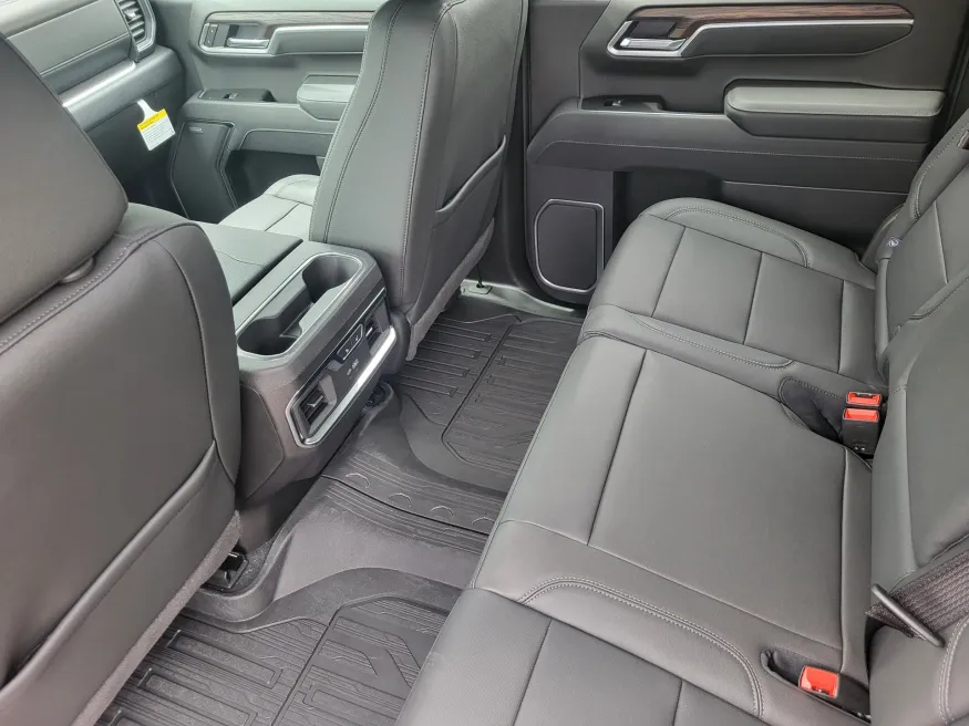 2026 GMC Sierra 1500 SLT | Photo 23 of 26