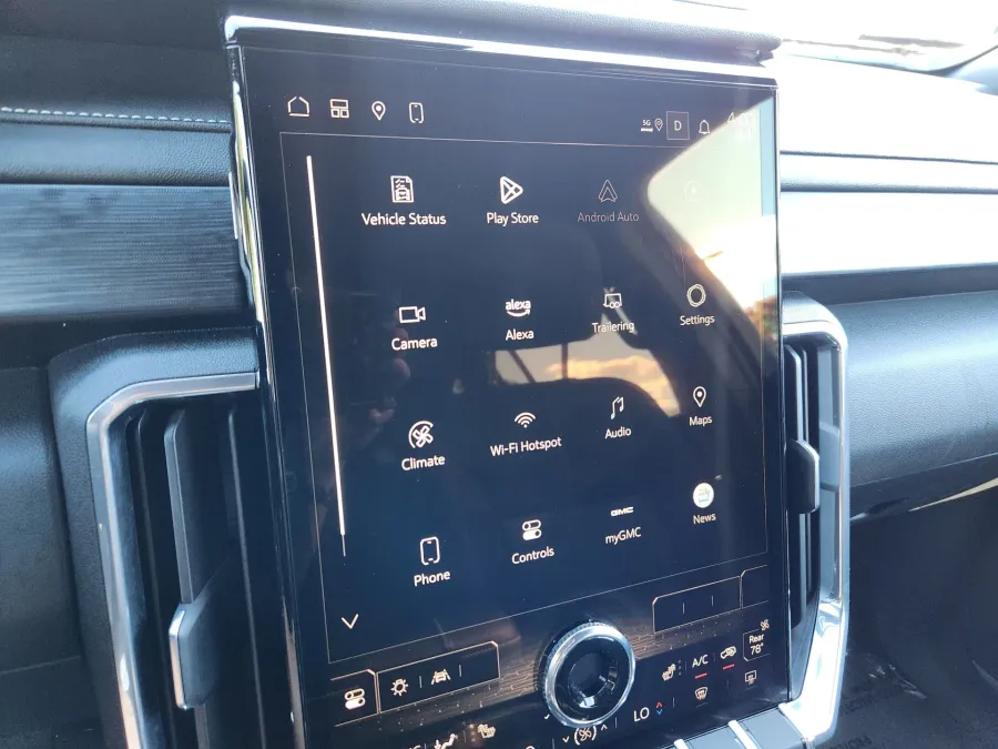 2025 GMC Acadia AWD Elevation | Photo 26 of 29