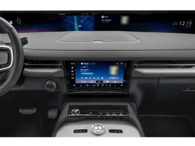 2026 Lincoln Navigator | Photo 6 of 13