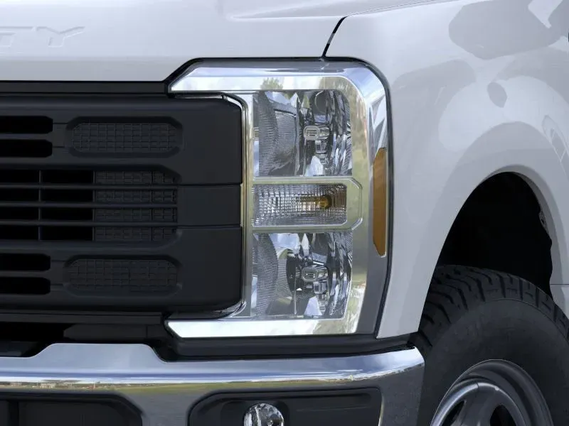2026 Ford Super Duty F-350 | Photo 18 of 22