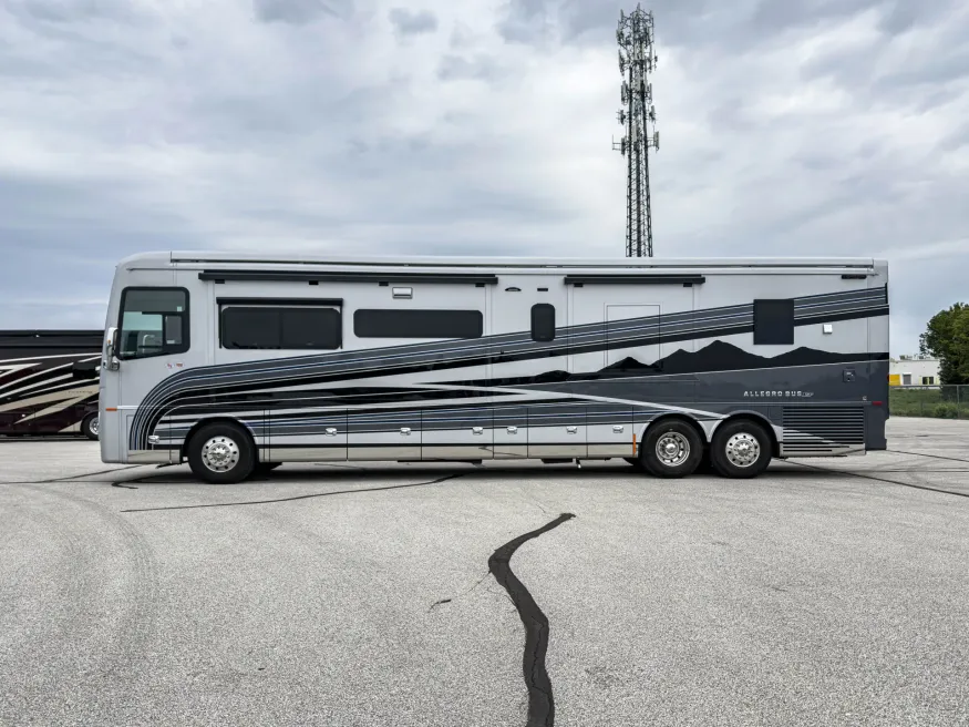 2026 Tiffin Allegro Bus 45BTP | Photo 1 of 47