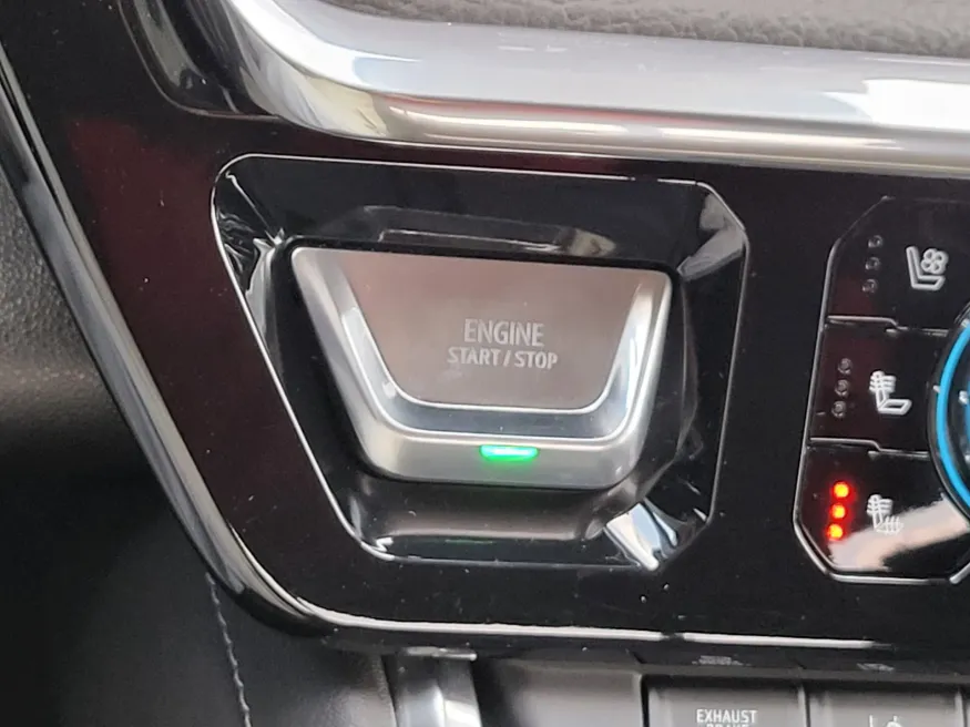 2024 GMC Sierra 2500HD Denali | Photo 17 of 25