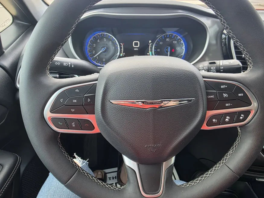 2025 Chrysler Pacifica Select | Photo 20 of 30