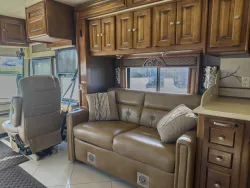 2013 Tiffin Phaeton 36QSH | Thumbnail Photo 20 of 39