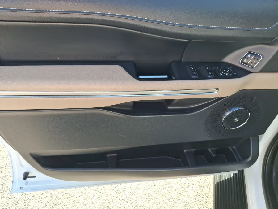 2024 Ford Expedition Max Limited | Photo 15 of 24