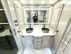 2026 Newmar London Aire 4551 | Thumbnail Photo 18 of 33