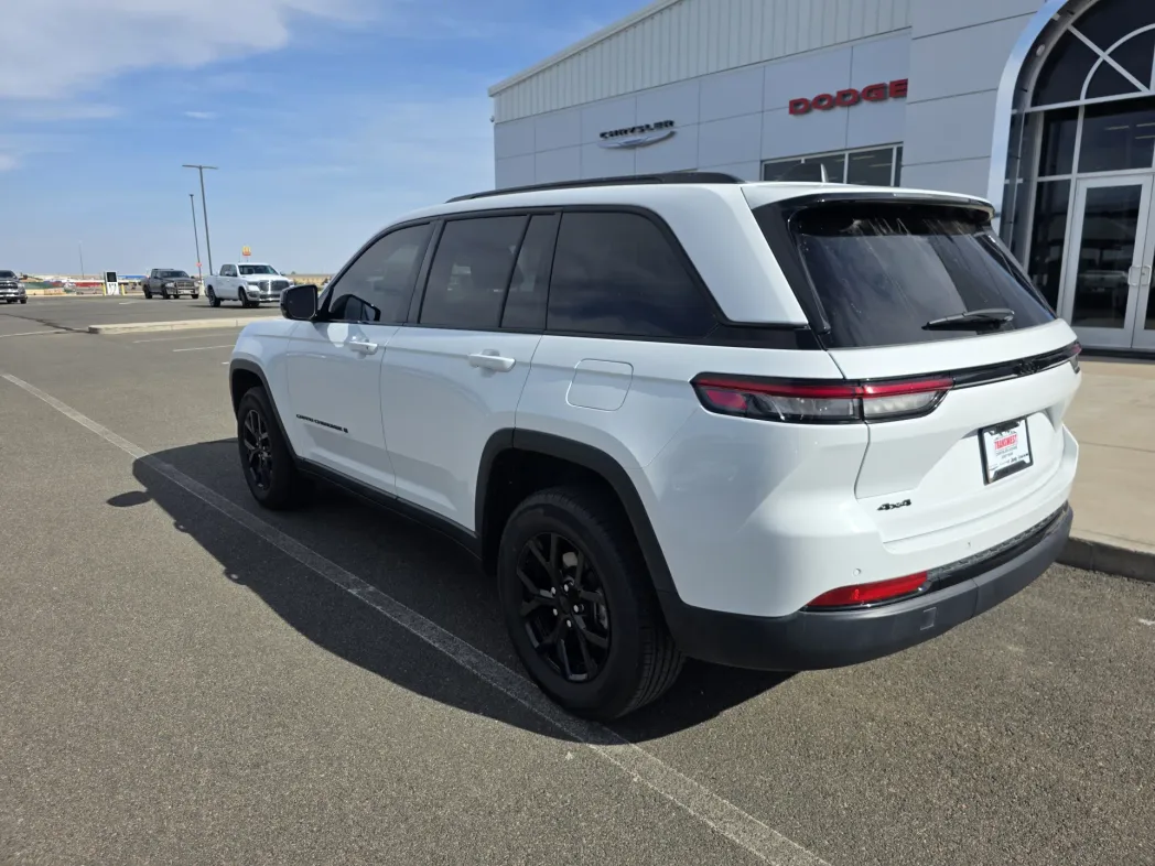 2025 Jeep Grand Cherokee Altitude 