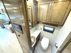 2026 Newmar Dutch Star 4081 | Thumbnail Photo 12 of 32