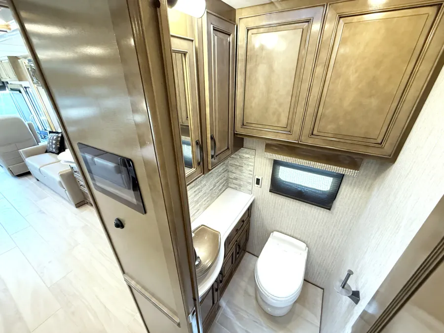 2026 Newmar Dutch Star 4081 | Photo 12 of 32