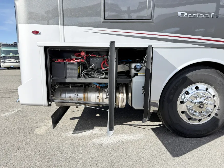 2025 Newmar Dutch Star 4369 | Photo 30 of 33