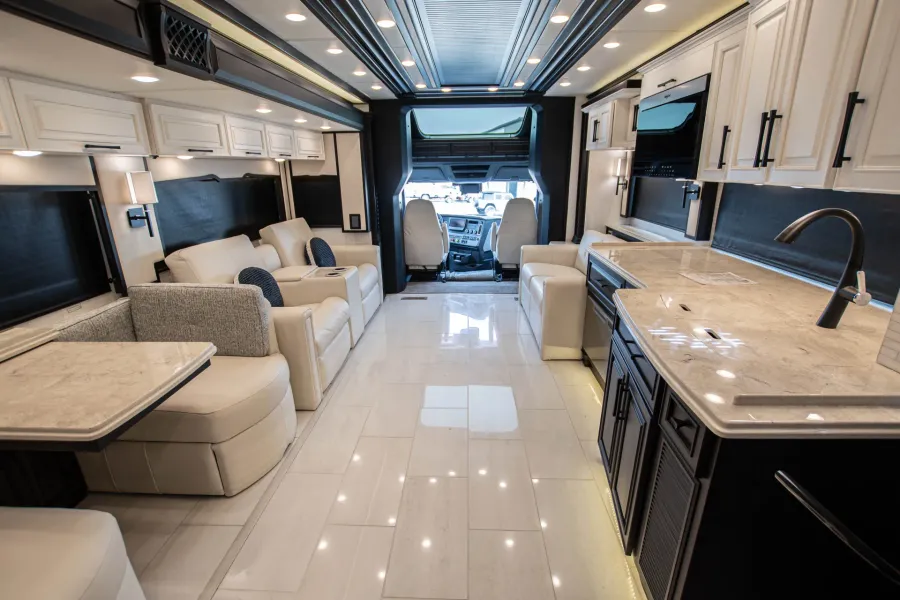 2026 Newmar Summit Aire 4505 | Photo 13 of 27