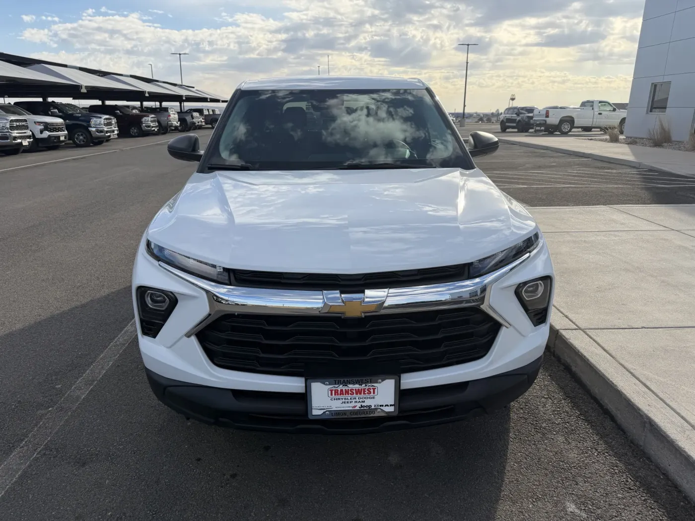 2024 Chevrolet Trailblazer LS | Photo 2 of 16