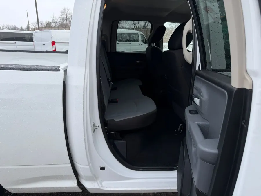 2024 RAM 1500 Classic SLT | Photo 17 of 21