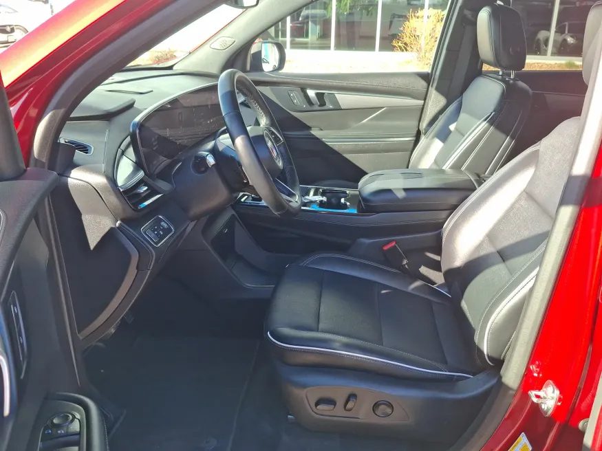 2025 Buick Enclave Preferred | Photo 14 of 18