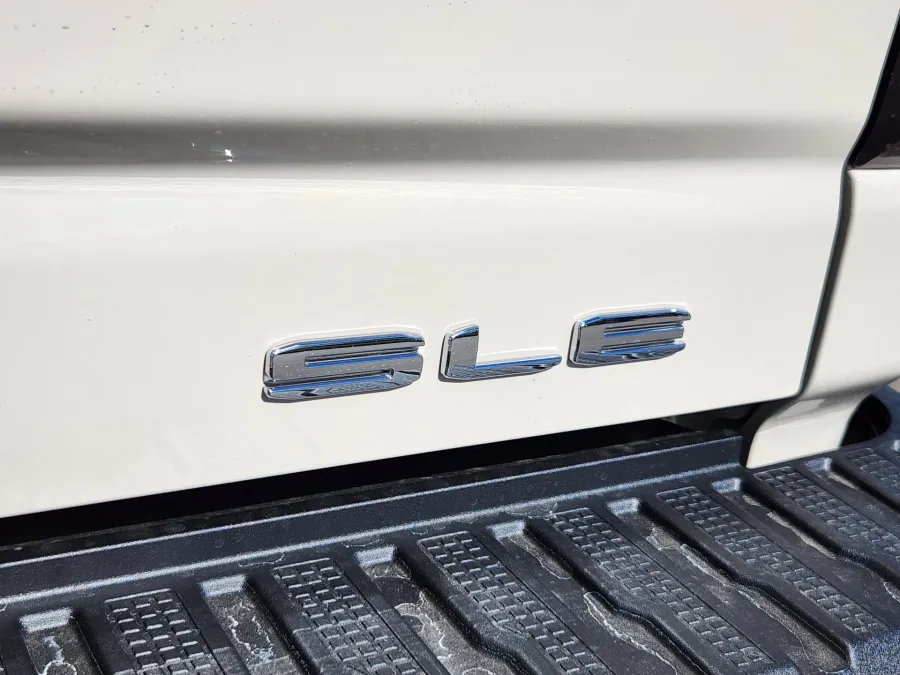 2026 GMC Sierra 2500HD SLE | Photo 15 of 28