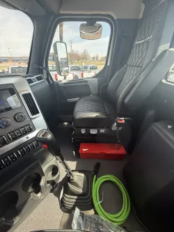 2027 Western Star 49X | Thumbnail Photo 15 of 16