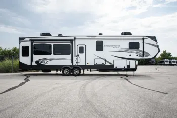 2022 Coachmen Brookstone 398MBL