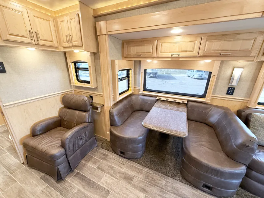 2019 Renegade Classic 3200AM | Photo 10 of 28