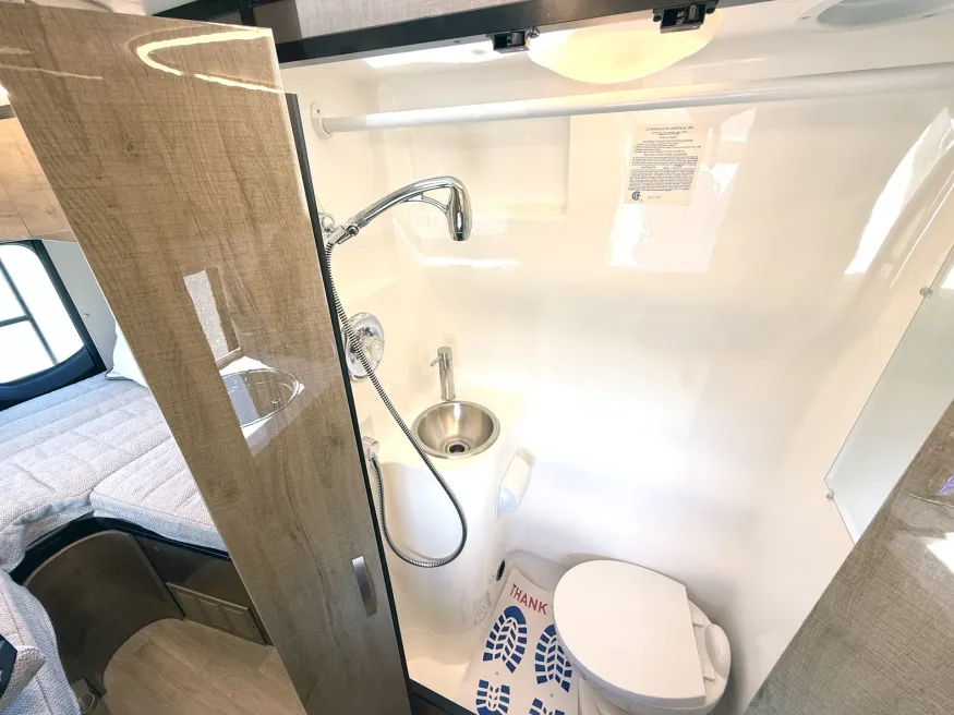 2022 Winnebago Era 70A | Photo 11 of 21