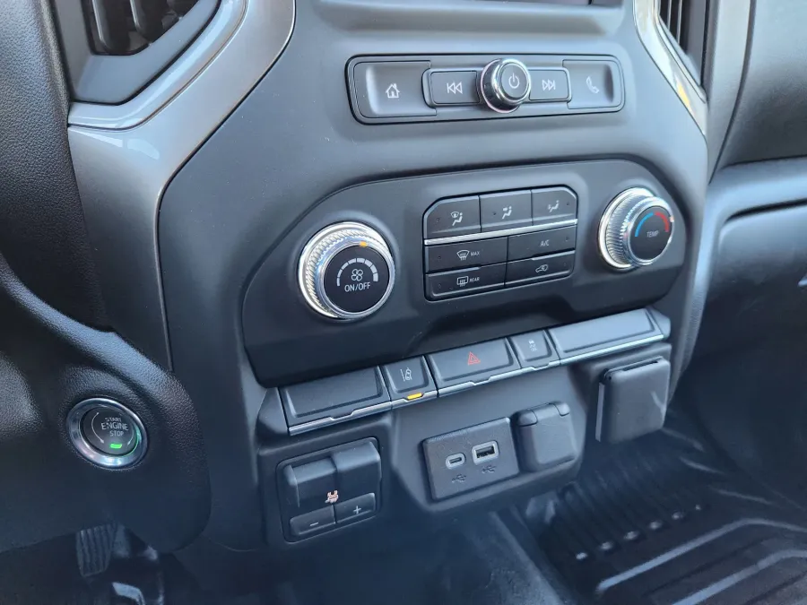 2025 GMC Sierra 2500HD Pro | Photo 29 of 32