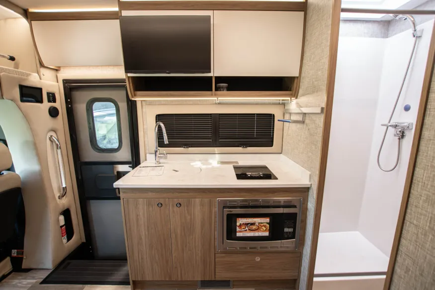 2026 Tiffin Wayfarer 25XLW | Photo 11 of 16