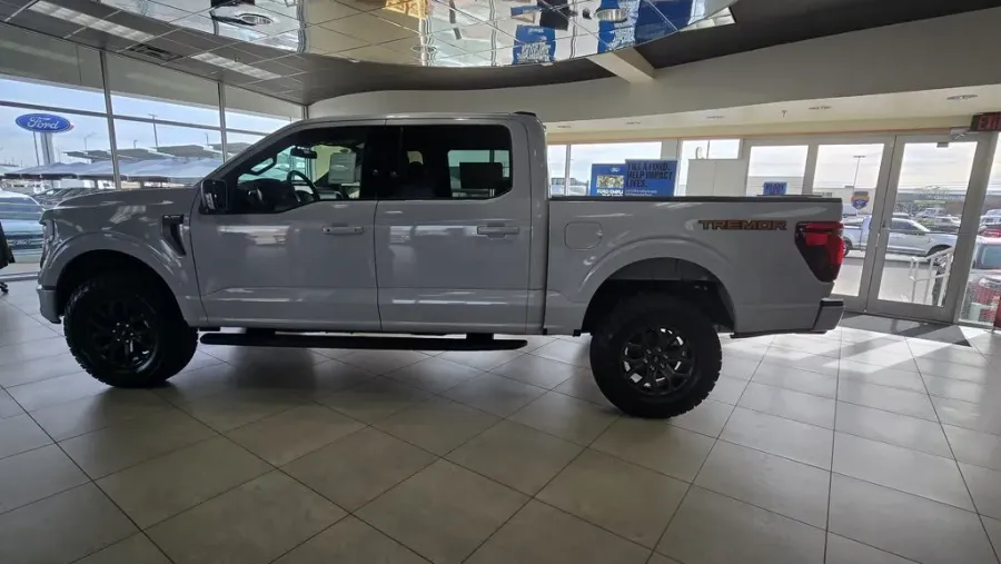 2025 Ford F-150 | Photo 1 of 26