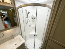 2026 Renegade Verona 40VRB | Thumbnail Photo 19 of 31