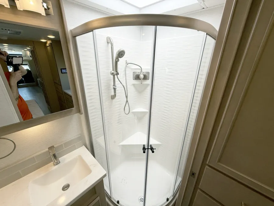 2026 Renegade Verona 40VRB | Photo 19 of 31