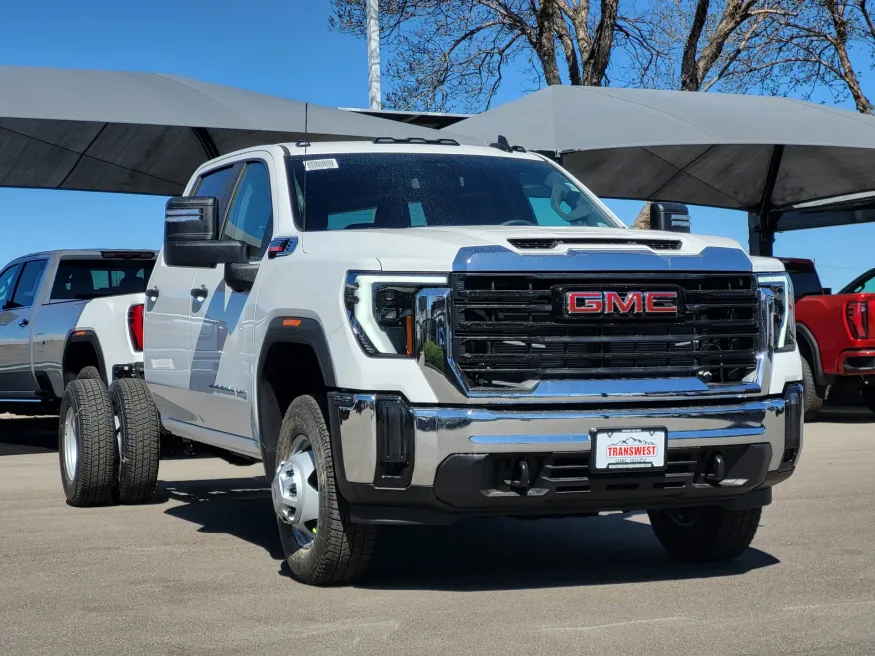 2026 GMC Sierra 3500HD CC Pro | Photo 2 of 22