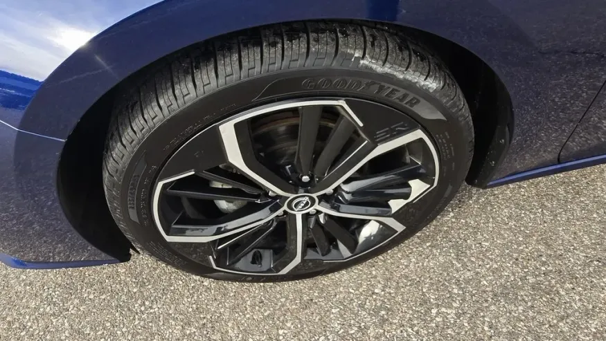 2024 Nissan Altima | Photo 9 of 26