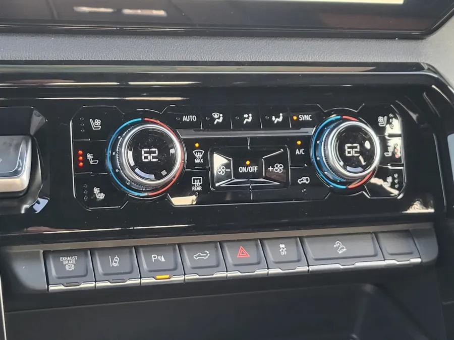 2026 GMC Sierra 2500HD AT4 | Photo 16 of 25