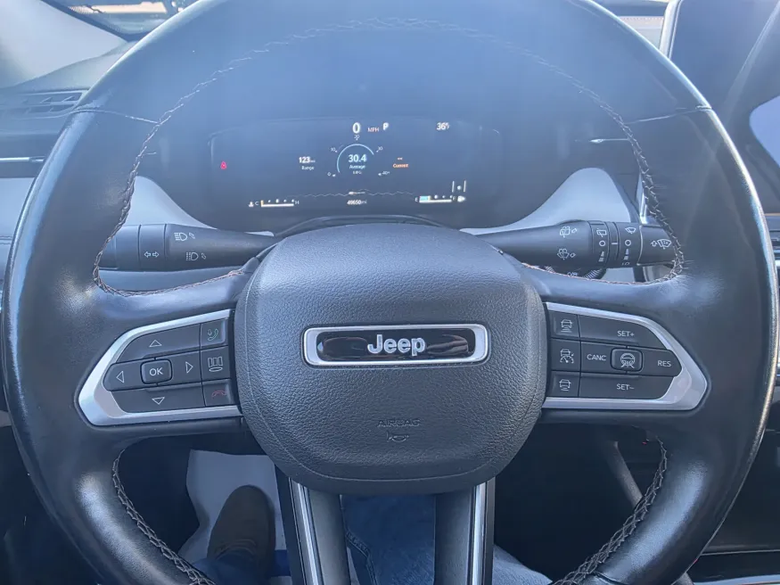 2022 Jeep Compass Limited | Photo 18 of 24