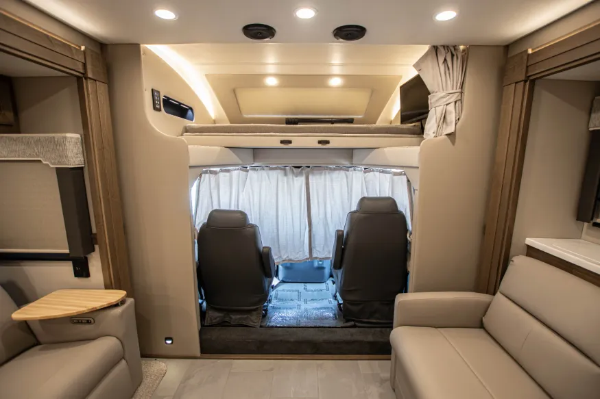 2026 Renegade Verona LE 40LTS | Photo 11 of 29