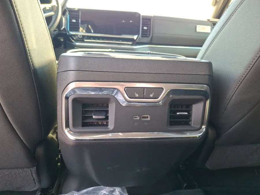 2026 Chevrolet Silverado 2500HD LTZ | Photo 9 of 19