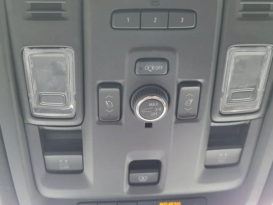 2024 Cadillac Escalade 4WD Premium Luxury | Photo 28 of 33