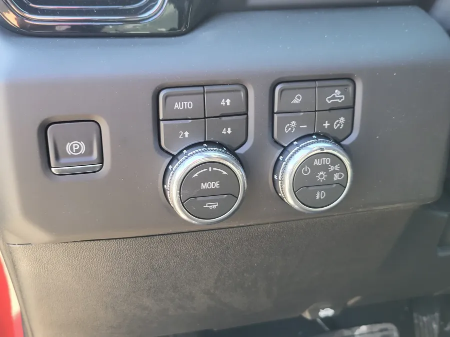 2026 GMC Sierra 2500HD AT4 | Photo 21 of 32