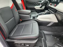 2026 GMC Canyon 4WD AT4X | Thumbnail Photo 17 of 29