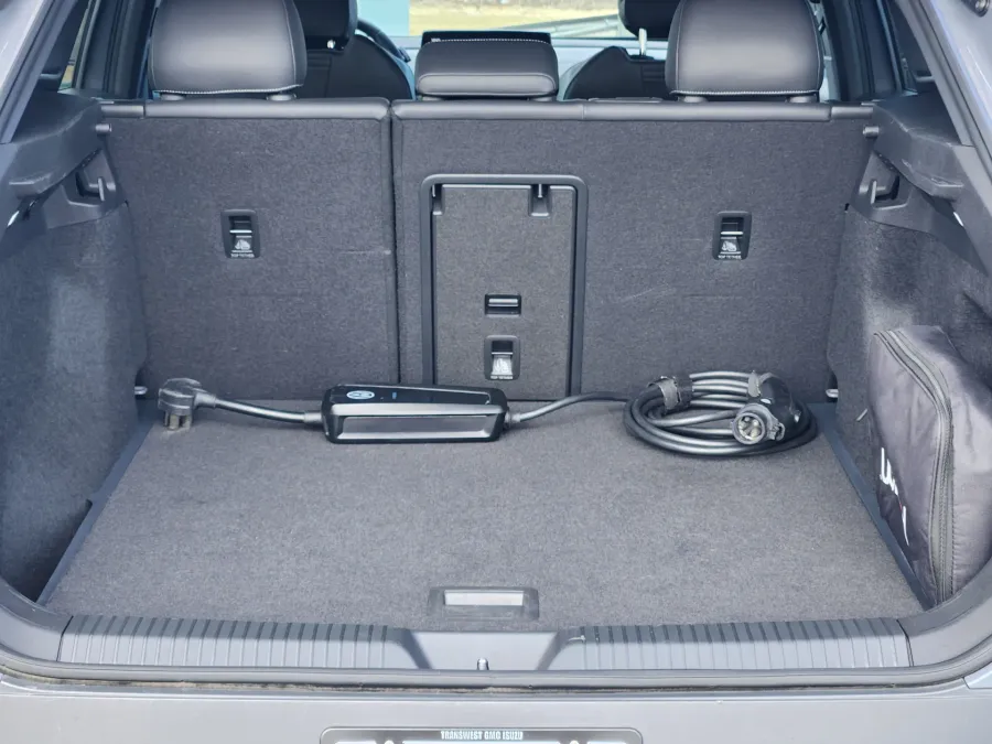 2023 Volkswagen ID.4 | Photo 20 of 22