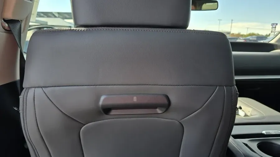 2025 Ford Expedition Max | Photo 37 of 40