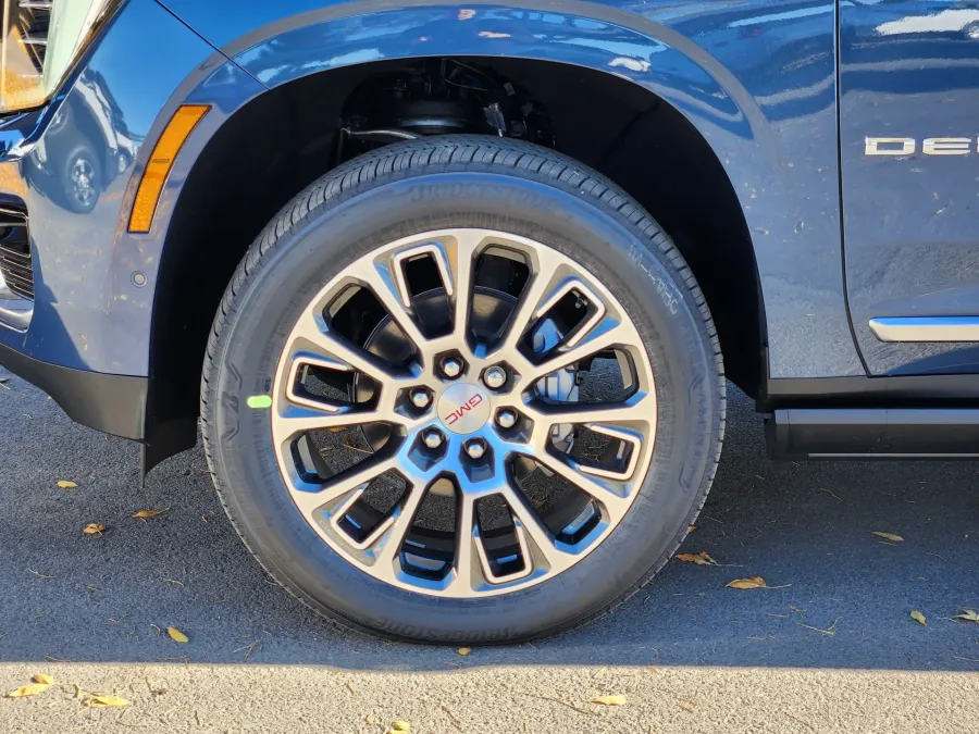 2026 GMC Yukon XL Denali | Photo 22 of 30