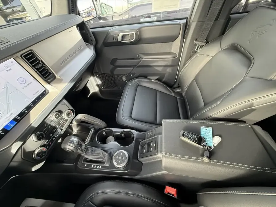 2025 Ford Bronco | Photo 14 of 28