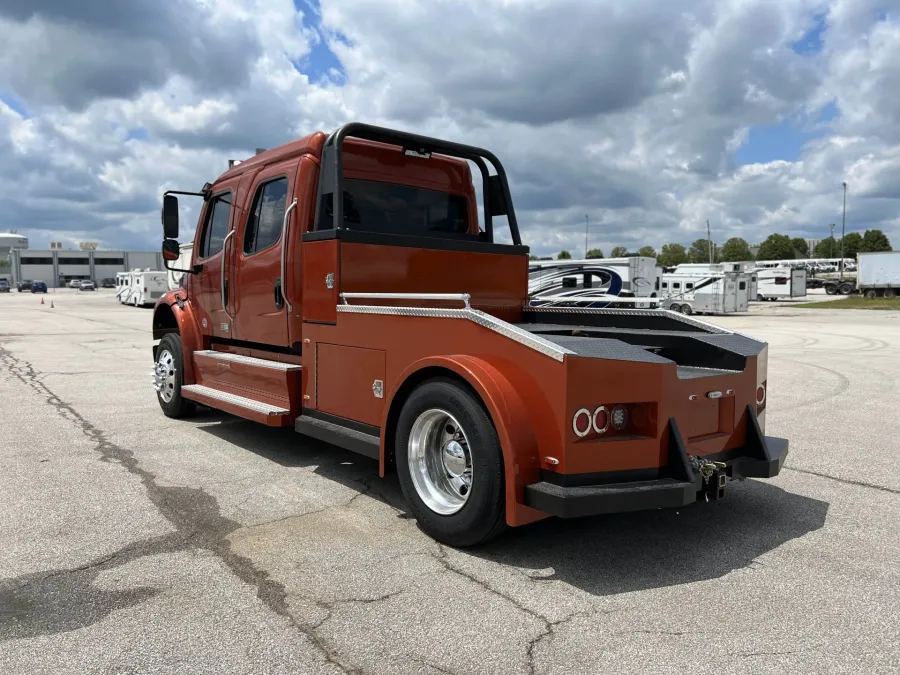 2024 Freightliner M2 106 Bolt | Photo 10 of 33