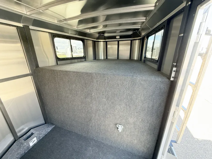 2026 Logan Coach Stock Combo | Photo 5 of 18