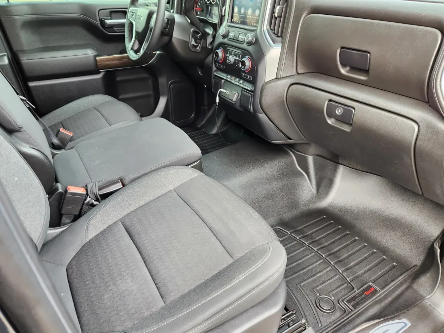 2022 Chevrolet Silverado 1500 LTD | Photo 16 of 28