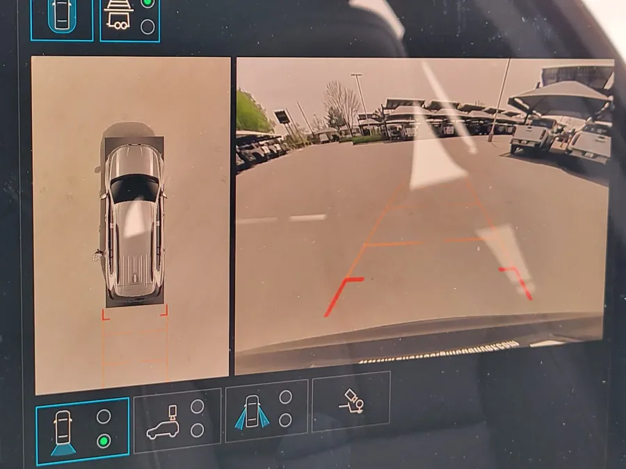 2026 GMC Acadia AWD Elevation | Photo 15 of 26