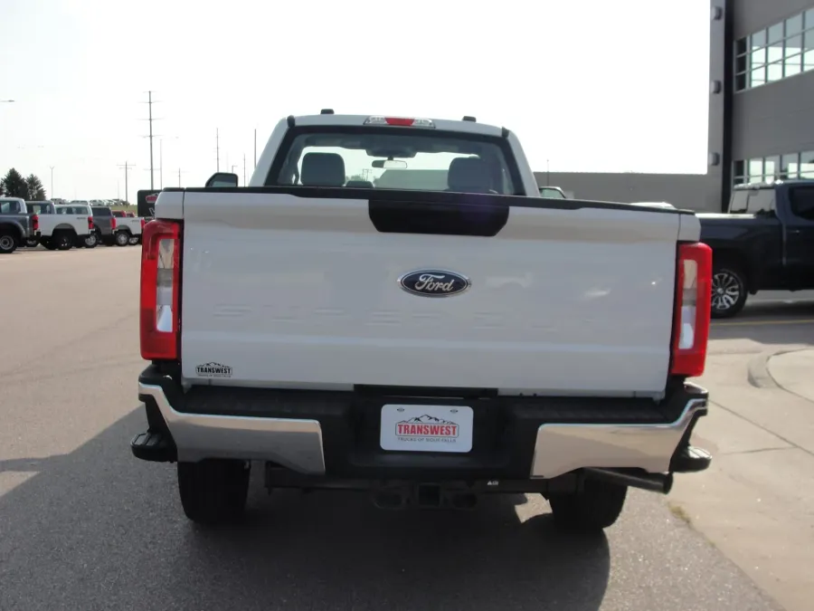 2026 Ford F250 | Photo 3 of 13